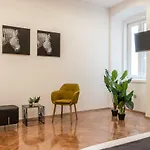 Elegante Da 6 Blu&oro Trieste