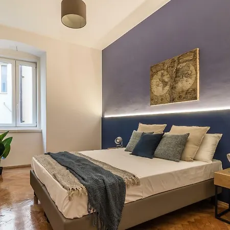 Elegante Da 6 Blu&oro Apartment