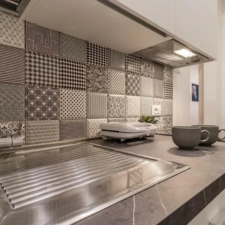 Appartement Elegante Da 6 Blu&oro Trieste