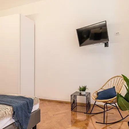 Apartment Elegante Da 6 Blu&oro *