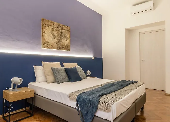 Elegante Da 6 Blu&oro Apartment *