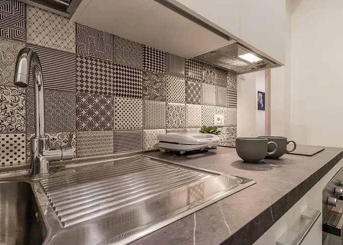 Apartment Elegante Da 6 Blu&oro Trieste